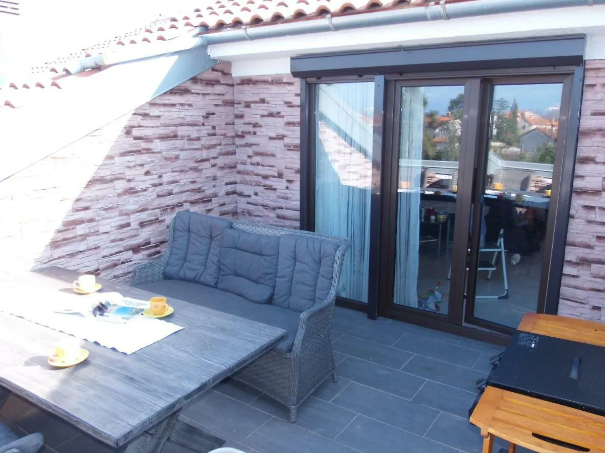Sunny Island Apartment Malinska Croatia