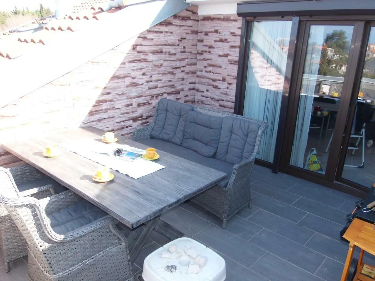 Sunny Island Apartment Malinska 0*,  Croatia