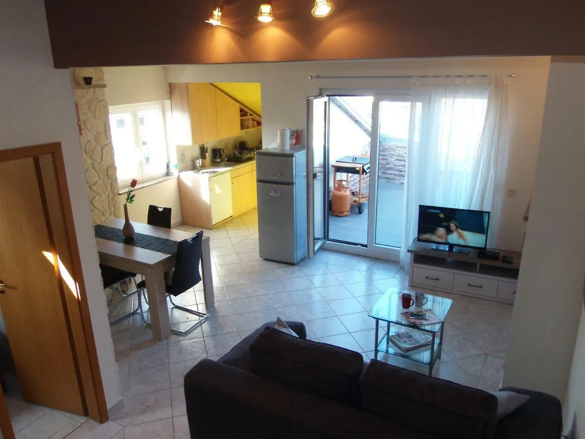 Sunny Island Apartment Malinska Croatia